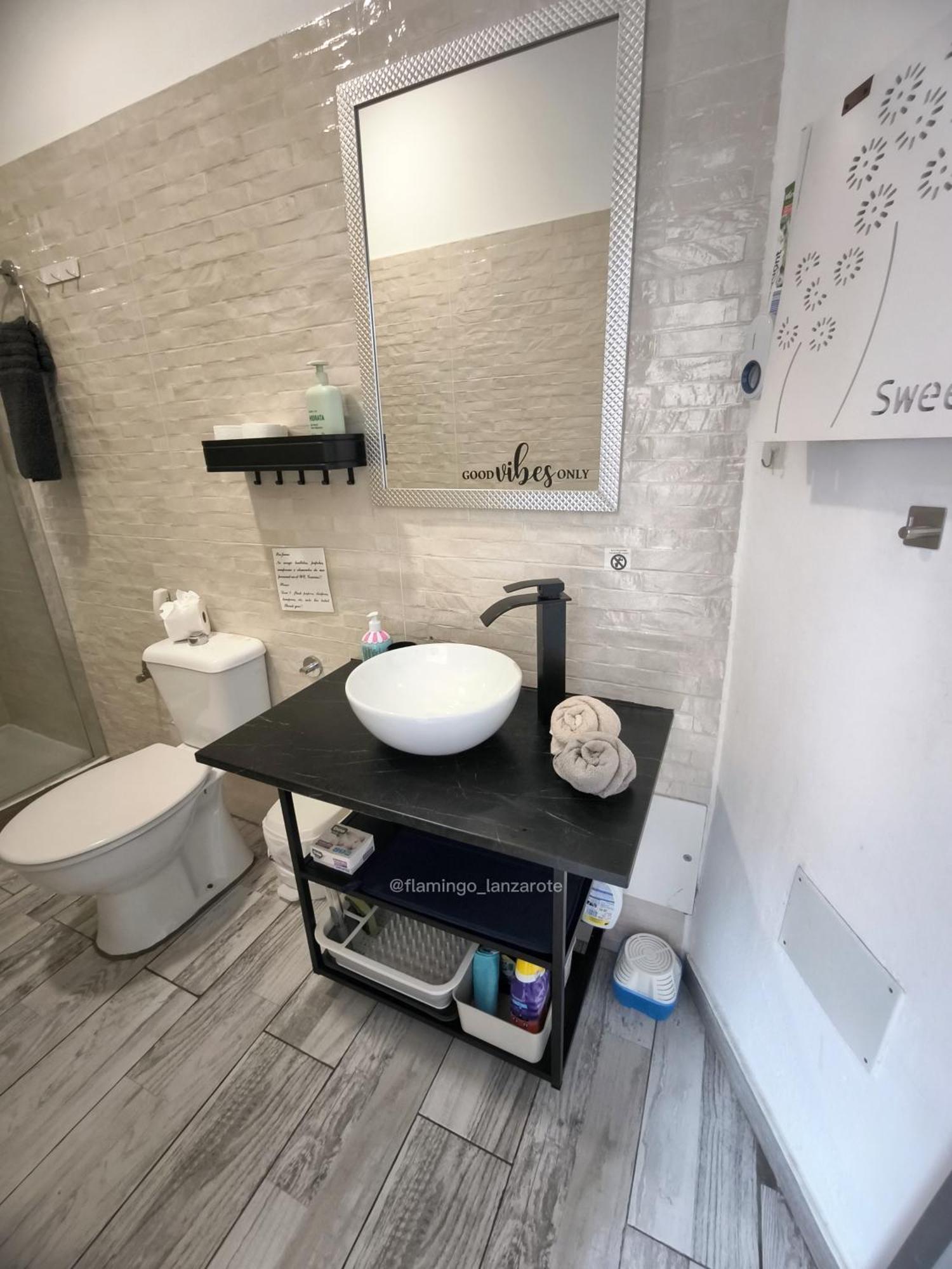 Habitacion Flamingo, Entrada Privada Y Bano Privado En Suite By Flamingo House, No Fumadores 阿雷西费 外观 照片